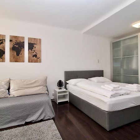 Balcony Apartment - Next To Opera Vienna Luaran gambar
