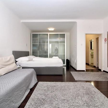 Balcony Apartment - Next To Opera Vienna Luaran gambar