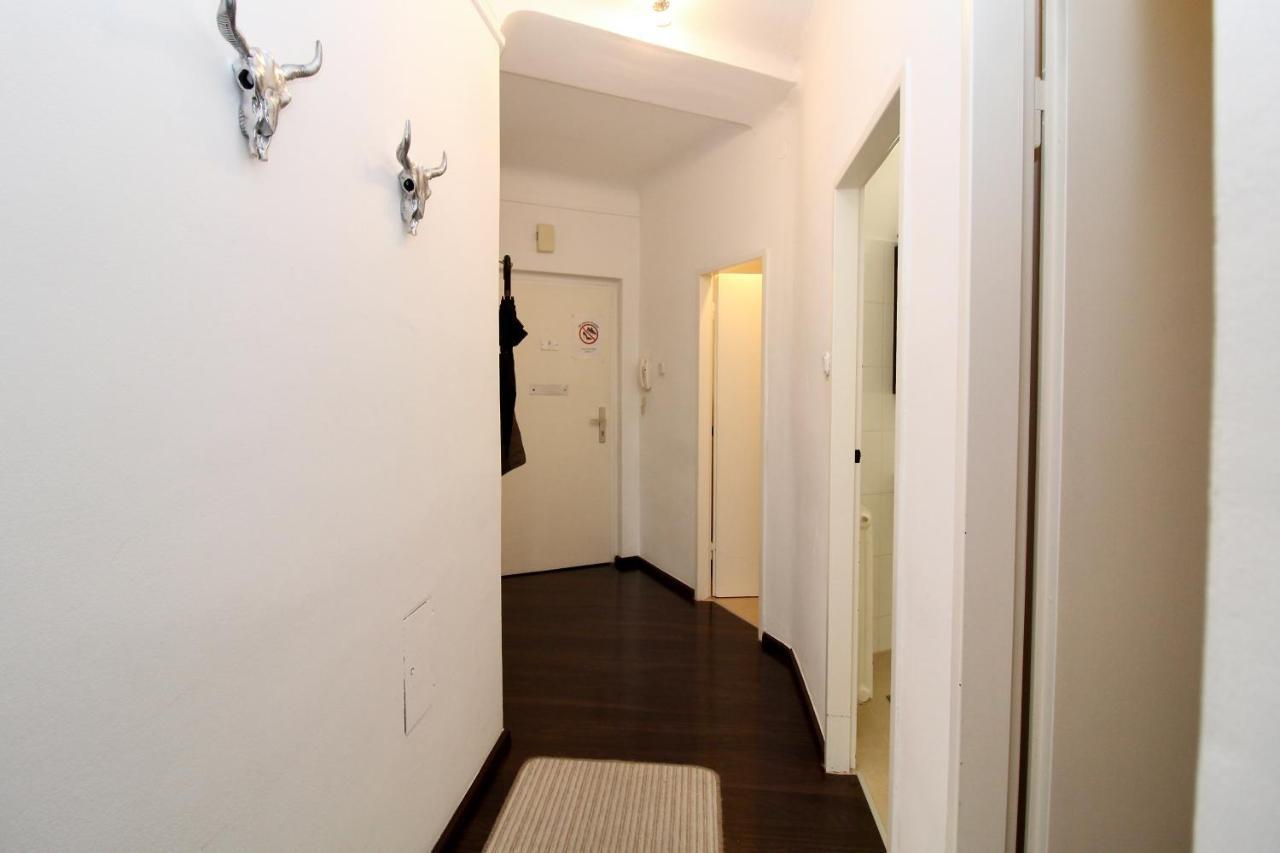 Balcony Apartment - Next To Opera Vienna Luaran gambar