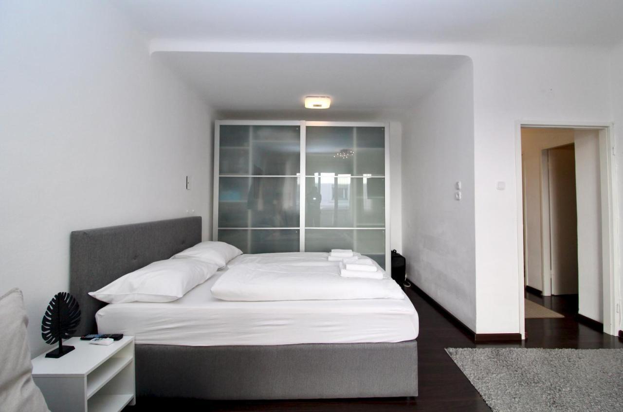 Balcony Apartment - Next To Opera Vienna Luaran gambar