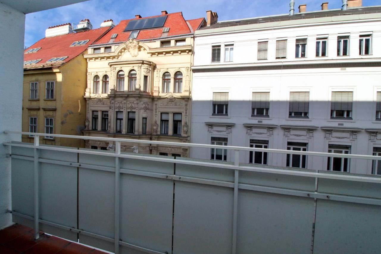 Balcony Apartment - Next To Opera Vienna Luaran gambar