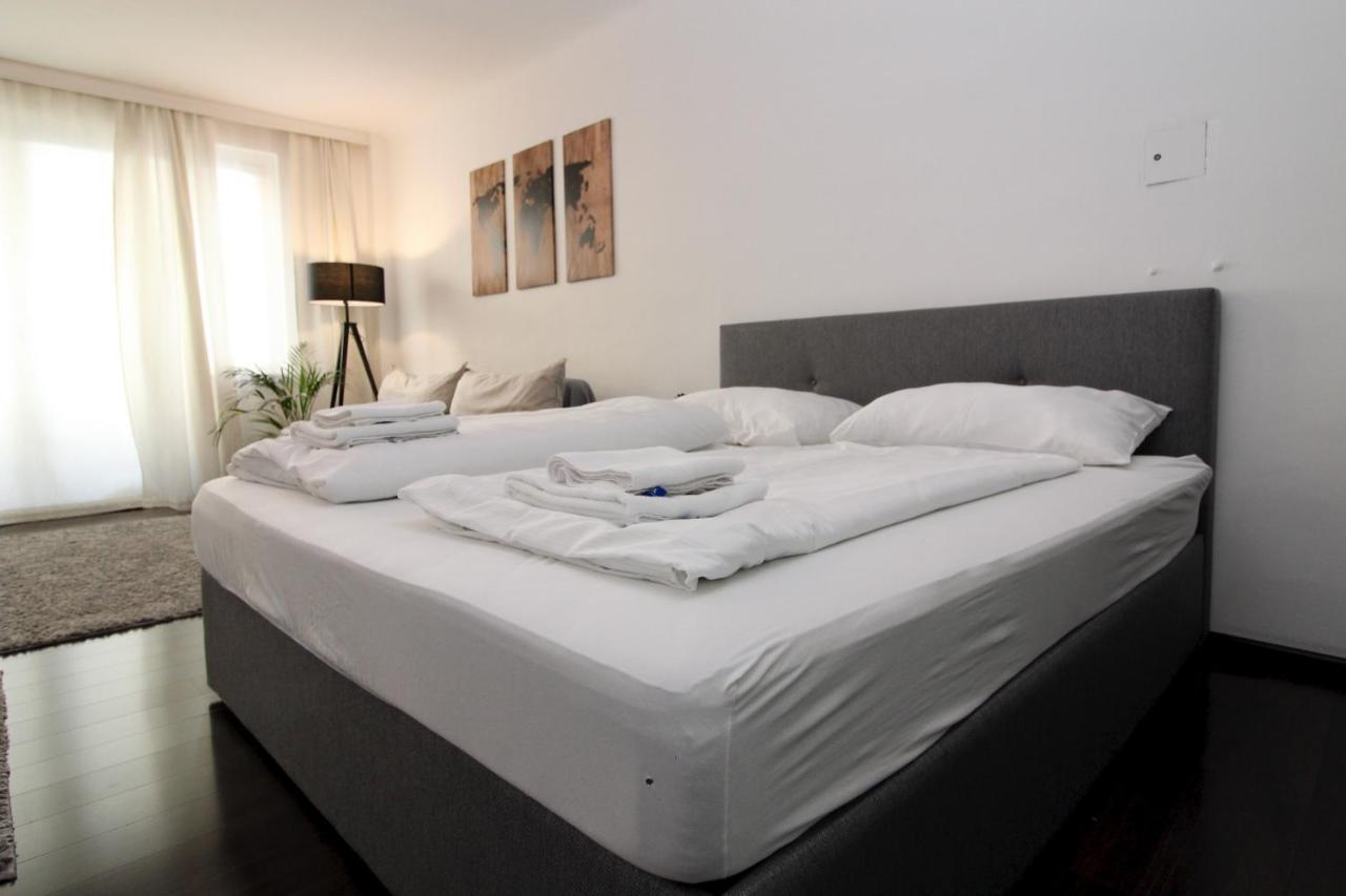 Balcony Apartment - Next To Opera Vienna Luaran gambar
